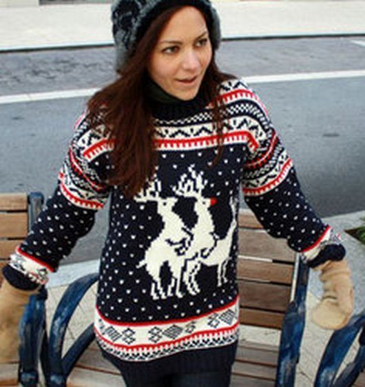 hilarious-awful-win-ugly-christmas-sweaters-funny-photos6