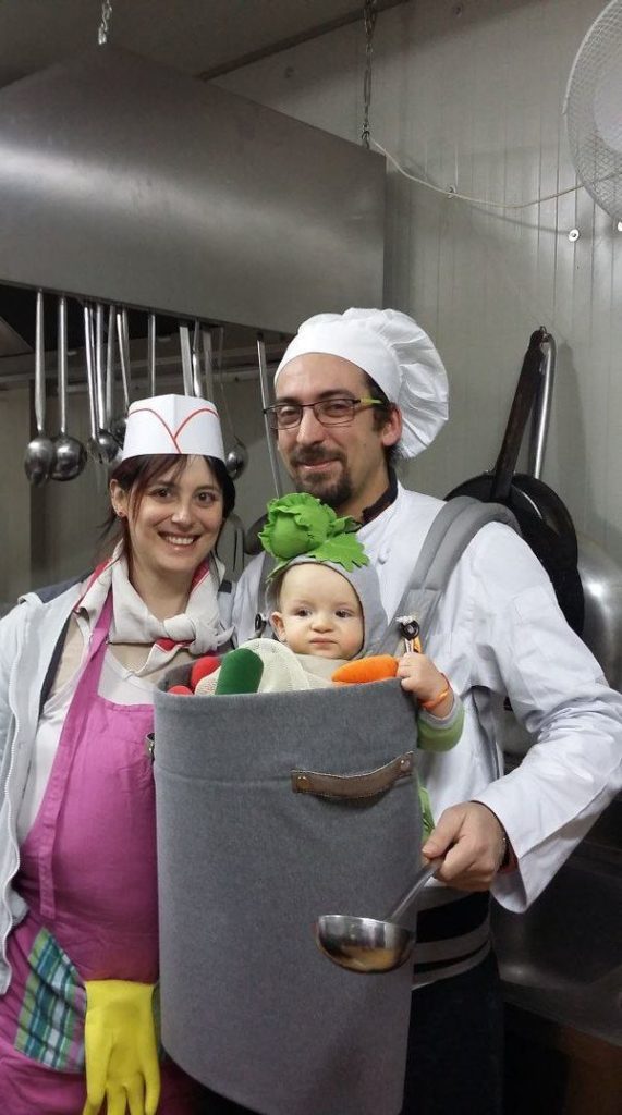 11-family-costumes-that-makeyou-wonder-why