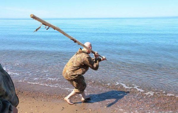 6-hilarious-people-who-are-fishing-for-a-clue